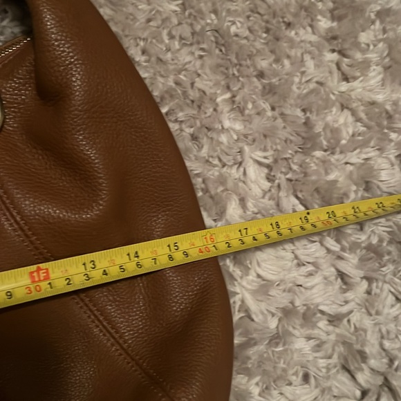 Michael Kora shoulder bag very nice like brand new no stains smoke free owner - Picture 10 of 13